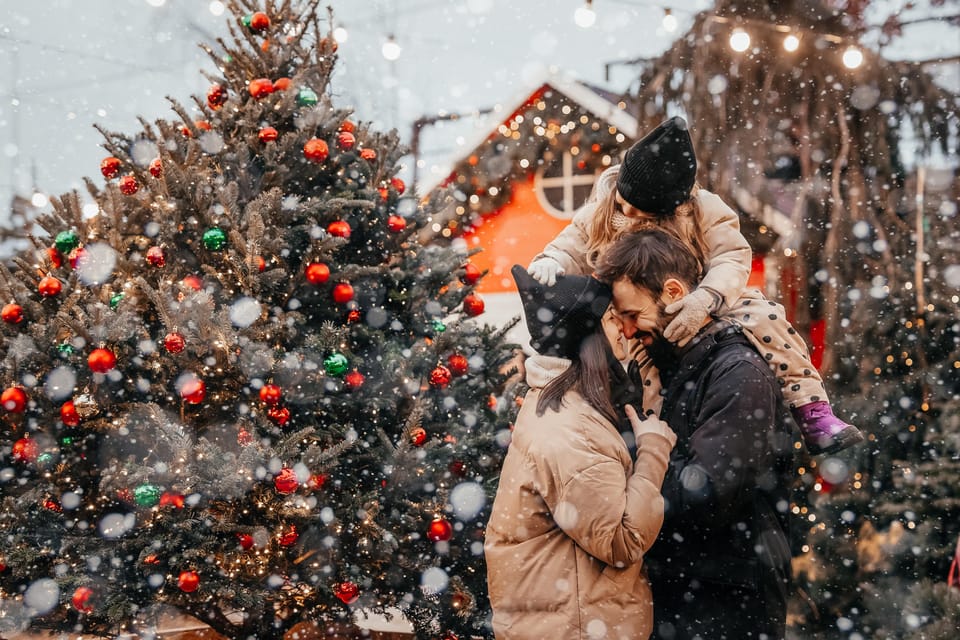 Venice: Christmas market photoshoot at Campo Santo Stefano