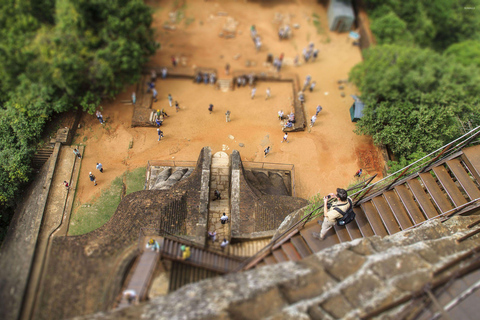 Kandy: Sigiriya & Dambulla Drop Tour by Car with Guide