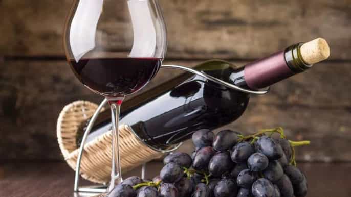 Viaje por el pueblo de Omodos y el vino - 4 o más participantes