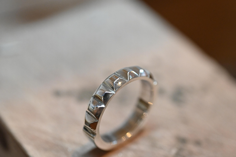 Geneva or Le Noirmont: Jewelry-Making Workshop with Jeweler Geneva: Unset or set ring with zircon stone