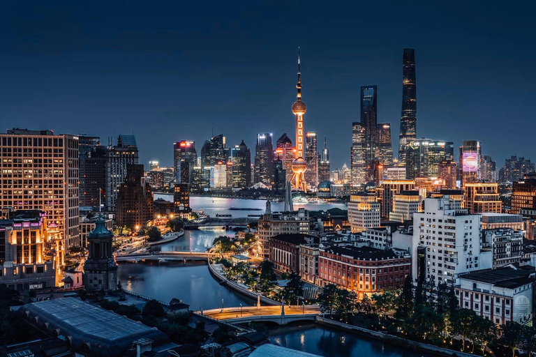 Shanghai Sunset Walk: Historic Bund to Cyberpunk Skyline Private VIP Tour (English & French)