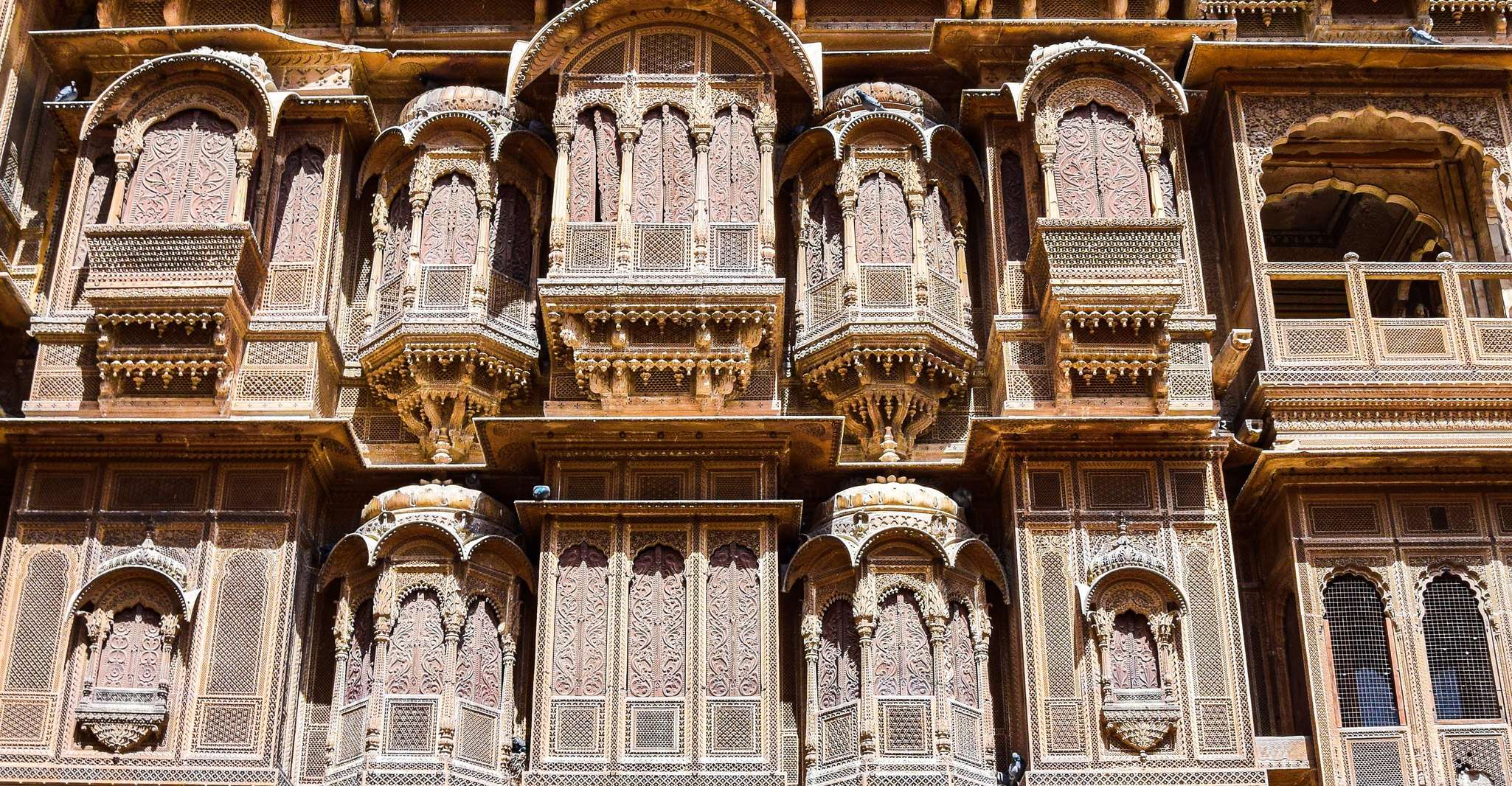 Explore Jaisalmer with Professional Tour Guide - Housity
