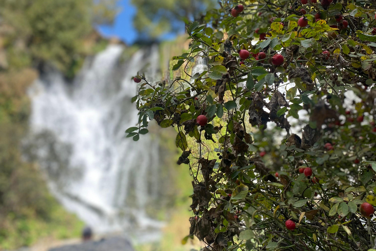 Yerevan: 2-Day Waterfalls and Nature Tour