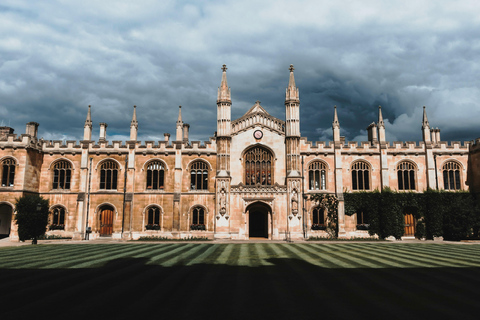 London: Guided tour of Cambridge - SedanLondon: Tour of Cambridge Self Guided in a Mini Van