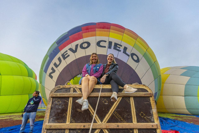 Från Mexico City: Luftballongflygning &amp; Frukost &amp; upphämtningluftballongflygning i Teotihuacan