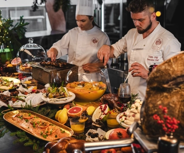 Budapest: Dinner Cruise with Live Music and Unlimited Drinks
