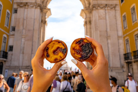 Lisbon:Private Sightseeing TukTuk Tour: Alfama, Belém & More 1.5-H Classic Tour Old Town