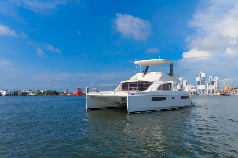 Kartagena: rejs katamaranem 43 Leopard po wyspach RosarioKartagena: 8-godzinny rejs katamaranem Leopard 43 po wyspach Rosario