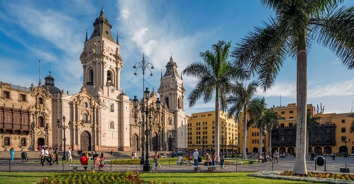 Lima: Panorama‑Bus, historisches Zentrum & Katakomben‑Tour