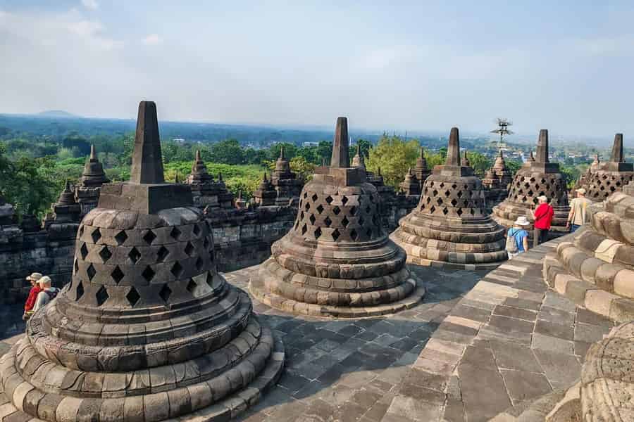 Yogyakarta: Sonnenaufgang in Borobudur (Aufstieg garantiert) & Prambanan. Foto: GetYourGuide Yogyakarta: Sonnenaufgang in Borobudur (Aufstieg garantiert) & Prambanan. Foto: GetYourGuide