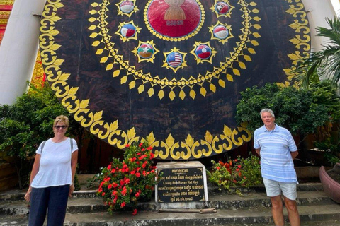 Ho Chi Minh City: Phnom Penh Day Trip with Lunch With English-Speaking Guide and with Lunch