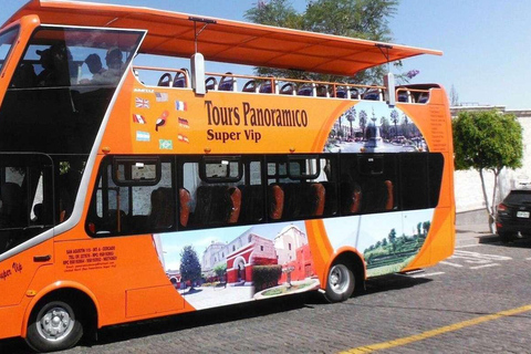 De Arequipa: City tour em Mirabus | Mirante de Yanahuara | Você pode fazer um passeio de carro ou de ônibus em Arequipa.