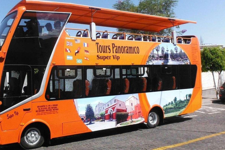 De Arequipa: City tour em Mirabus | Mirante de Yanahuara | Você pode fazer um passeio de carro ou de ônibus em Arequipa.