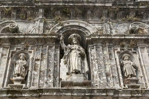 From Lisbon: Santiago de Compostela Day Trip with Fatima