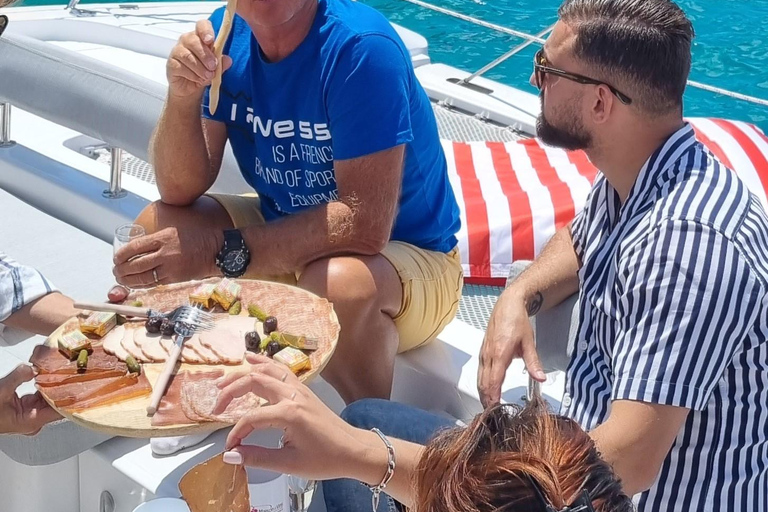 Villeneuve-Loubet: Small group catamaran day cruise Villeneuve-Loubet: Catamaran sunset cruise for small groups