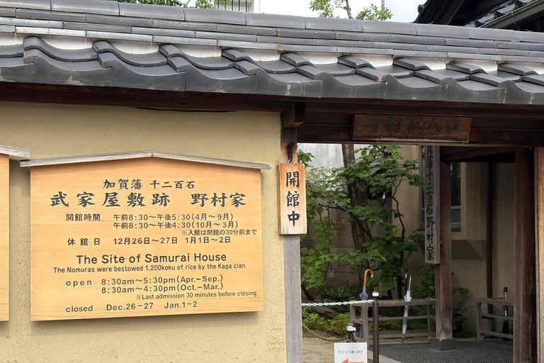 Kanazawa: Private Hidden Waterways, Castle & Kenrokuen Tour