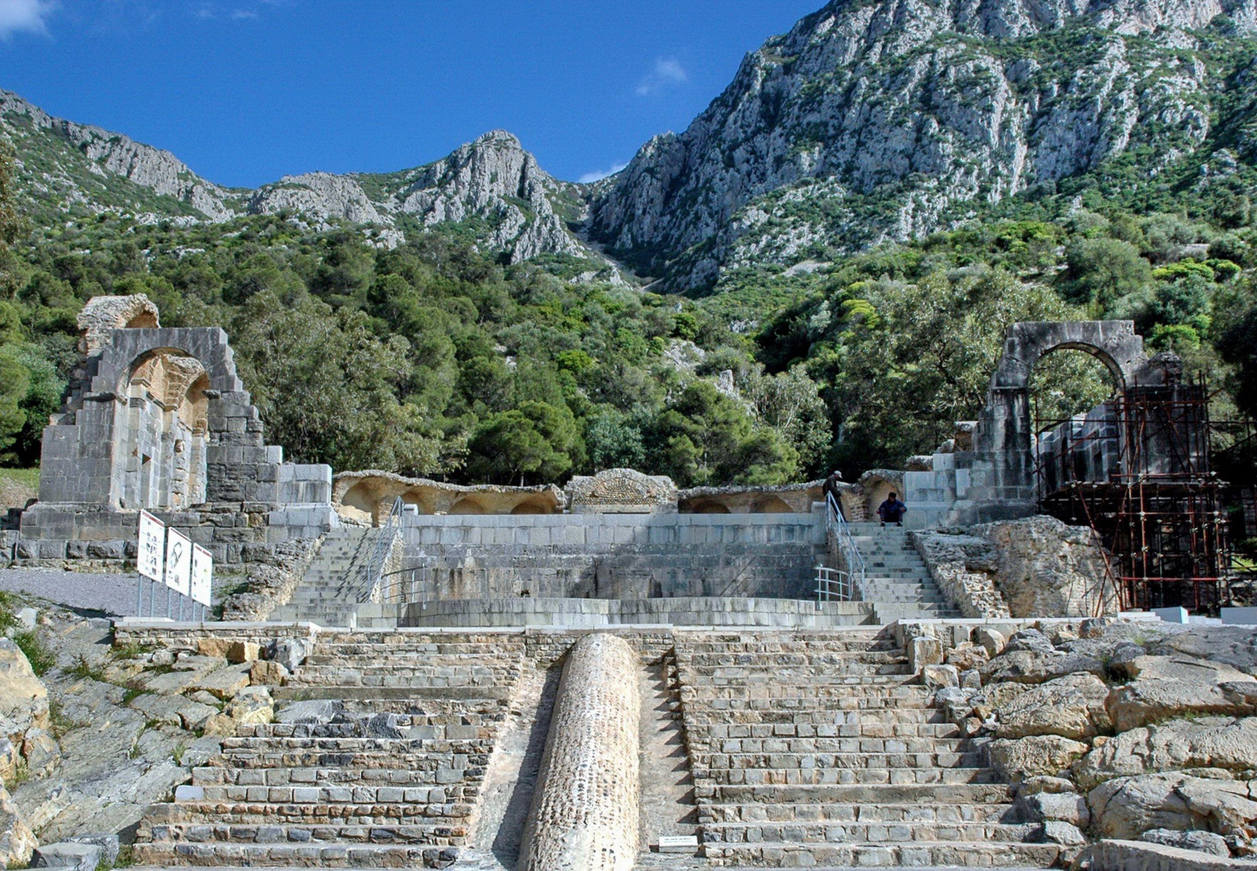 Archäologische Tagestour: Takrouna, Zaghouan, Oudhna & Karthago