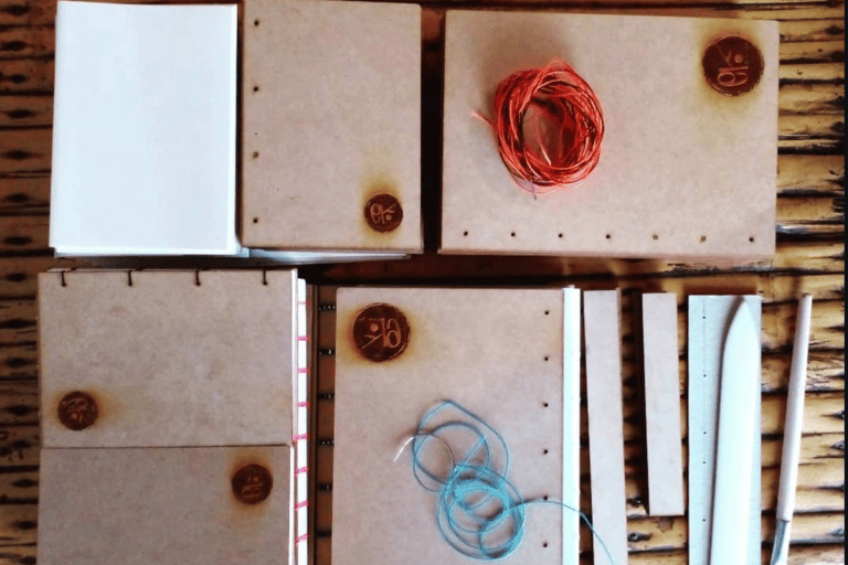 Cali: Taller de Encuadernación ArtesanalTaller de Encuadernación Libreta Viajera - Puntada Larga