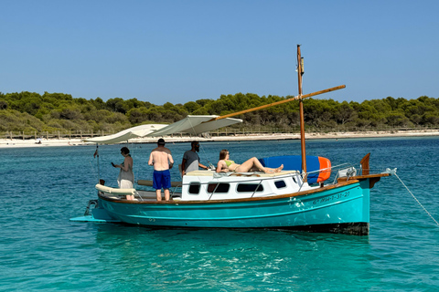 Menorca: Private Boat Ride through the Southern Coves from Cala Galdana