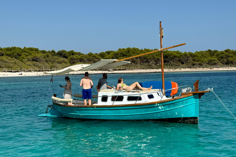 Menorca: Private Boat Ride through the Southern Coves from Cala Galdana