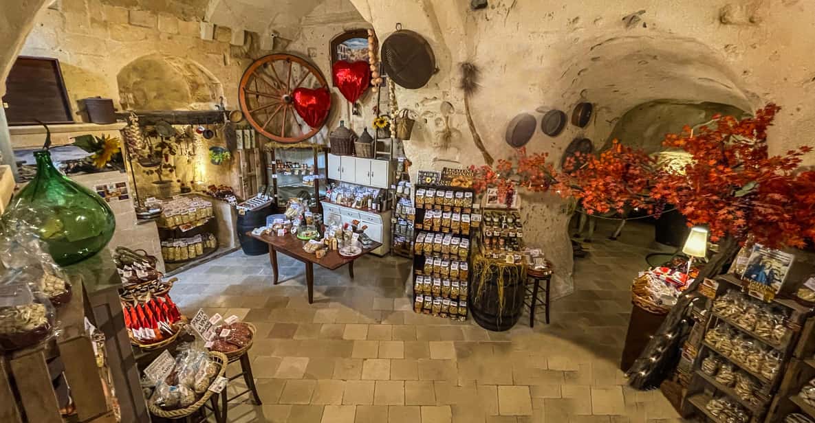 Afbeelding 19 van Matera: Proeverij van lokale producten en wijn in oude grotten in de Sassi