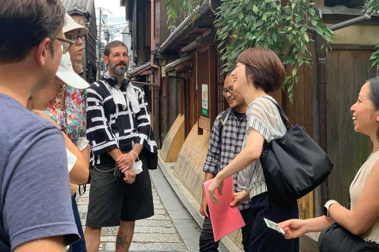 Visita guiada a pie por Gion: Descubre el Mundo de las Geishas