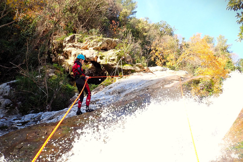 Sierra de las Nieves: Zarzalones Canyoning For Rappel Lovers From Yunquera: Private Canyoning Tour to Zarzalones Canyon