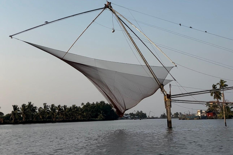 Aventures en kayak à Kadamakkudy, kochi avec transferts