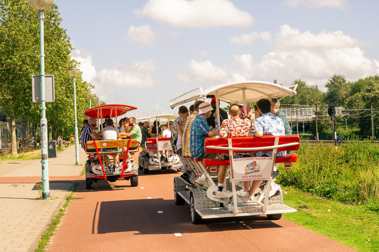 Amsterdam : Excursion à vélo à la découverte des bières hollandaises avec bar à bordVisite en groupe sur un vélo festif