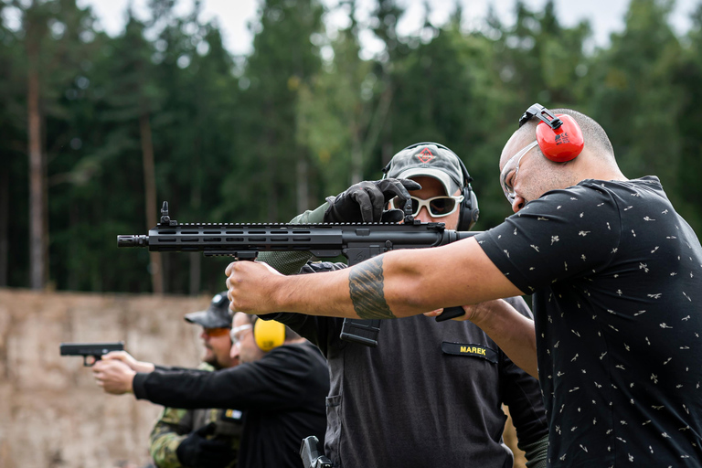 Prag: Outdoor-Schießerlebnis mit bis zu 10 GewehrenPrag: 2-stündiges Outdoor-Schießerlebnis - 7-Waffen-Paket