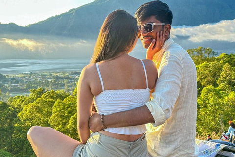 Bali: tour all'alba sul Monte Batur in jeep e alla cascata di Taman SariSolo tour in jeep condivisa (trasferimento)