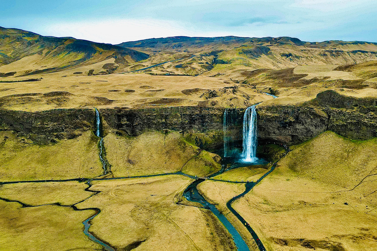 Landmannalaugar: Helicopter tour with 3 Landings