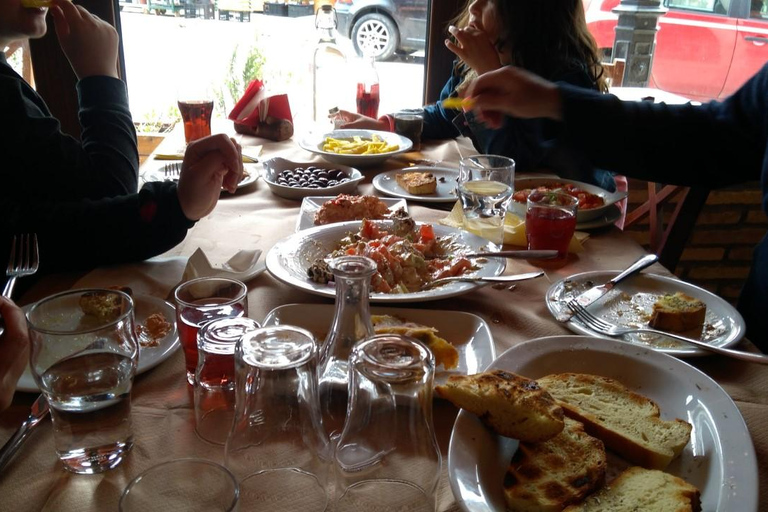 Meteora Monasteries Private Full Day Tour & Great Lunch