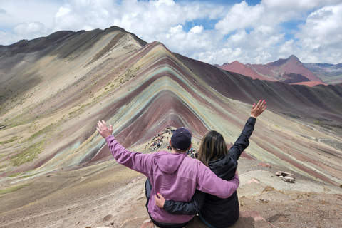 Desde Cusco: Tour de día completo a la montaña Arco Iris y al Valle Rojo