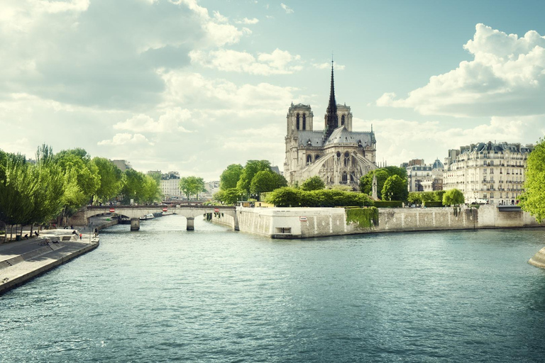 Notre Dame de Paris: Private Guided Tour Notre Dame de Paris: Private Guided Tour