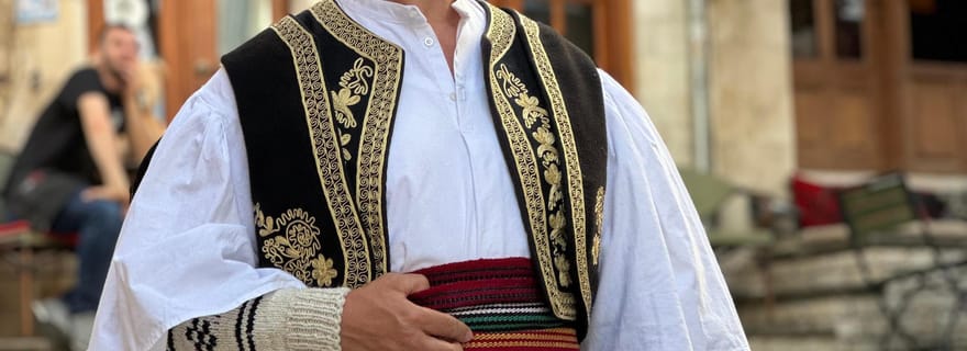 Habillez-vous comme un habitant de Gjirokastra