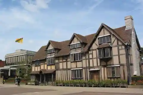 Cotswold & Shakespeare Country Private Tour with Entry