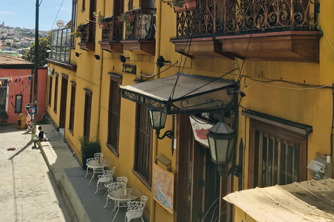 Private Slow Travel: Valparaiso Art, Coastal Boat Ride & Boutique Wine Private Slow Travel: Valparaíso Art, Coastal Boat Ride & Boutique Wine