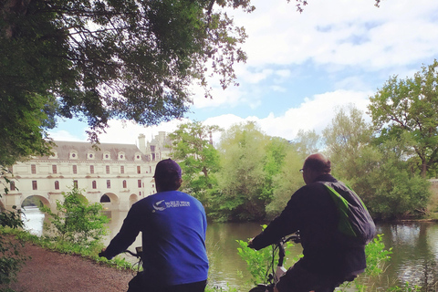 Royal Loire E-bike day: Amboise, Chenonceau & Wine Tasting