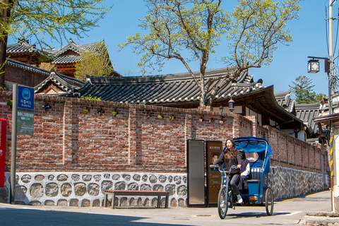 Seoul: Bukchon Hanok Dorf Pedicab Tour