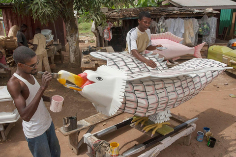 Accra Walking Tour: Artwork, Fantasy coffins & Beach bars