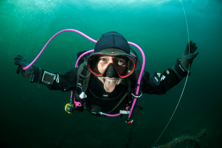 Bergen: Buceo guiadoBergen: Experiencia guiada de submarinismo