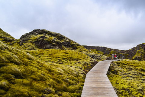 Vik: Laki Craters, Fagrifoss, and Canyon Super Jeep Tour Vik: Laki Craters, Fagrifoss, and Canyon 9-16 People