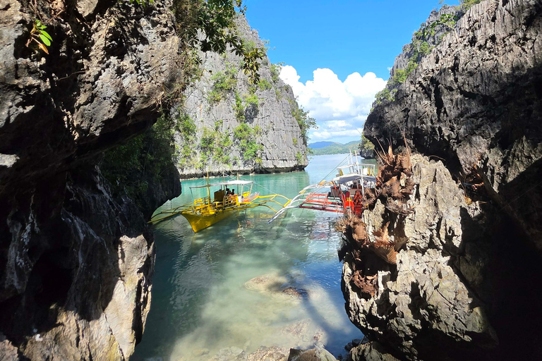Coron: Pukaway Cave Private Tour with Picnic Lunch