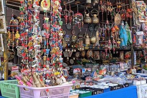 Udaipur: Culture, Crafts & Market Shopping Tour Udaipur Shopping Tour: Guide + Car