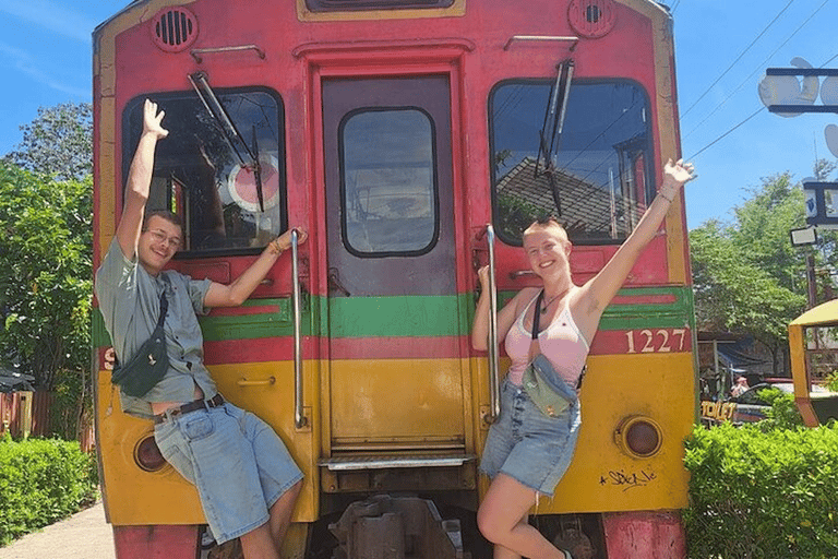 Bangkok Maeklong Train Ride, Floating Market & Dragon Temple Bangkok: Train Ride, Floating Market & Dragon Temple Tour