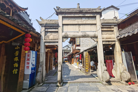 Zhangjiajie: Furong & Fenghuang 2-Day Tour with Boat Ride Small Group (4 people)