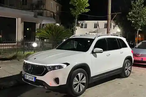 Flughafentransfer von Tirana nach Saranda oder Ksamil