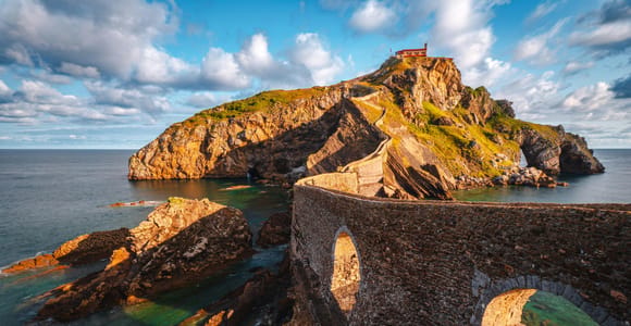 From Bilbao: Gaztelugatxe with Access, Bermeo and Gernika
