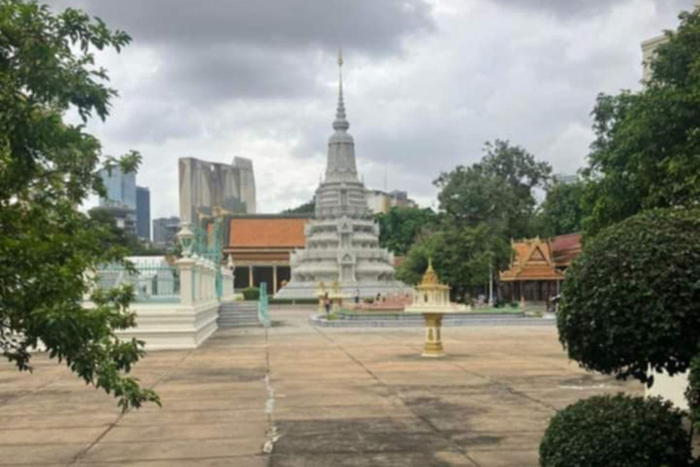 Great way to experience Phnom Penh by Eng-speaking driver